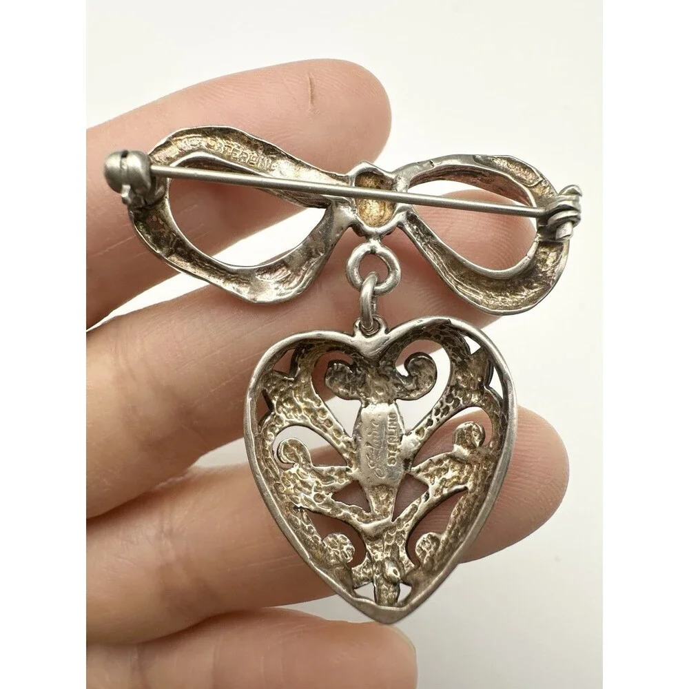 VINTAGE JEZLAINE STERLING SILVER FILIGREE BOWTIE & HEART DANGLE PIN BROOCH